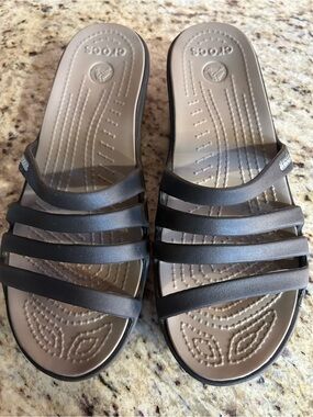 CROCS RHONDA 4 Strap  wedge slide in sandals.  Brown  size 6 nice!